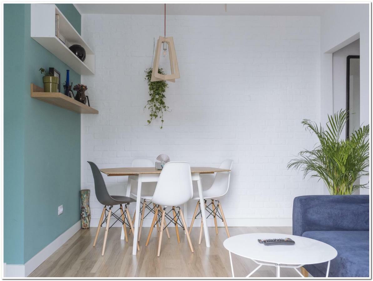Spacious, Lovely, Bright In The Old Town Apartment
