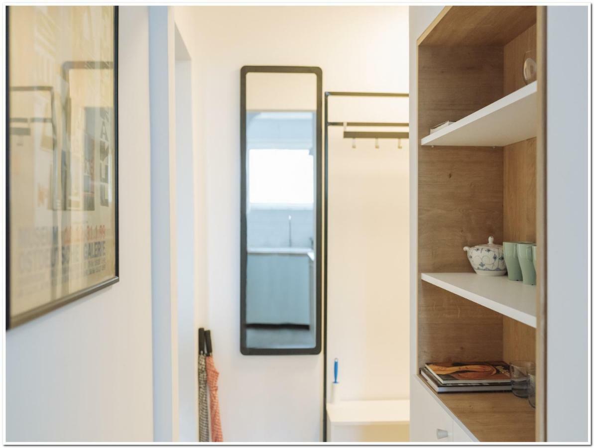 Spacious, Lovely, Bright In The Old Town Apartment